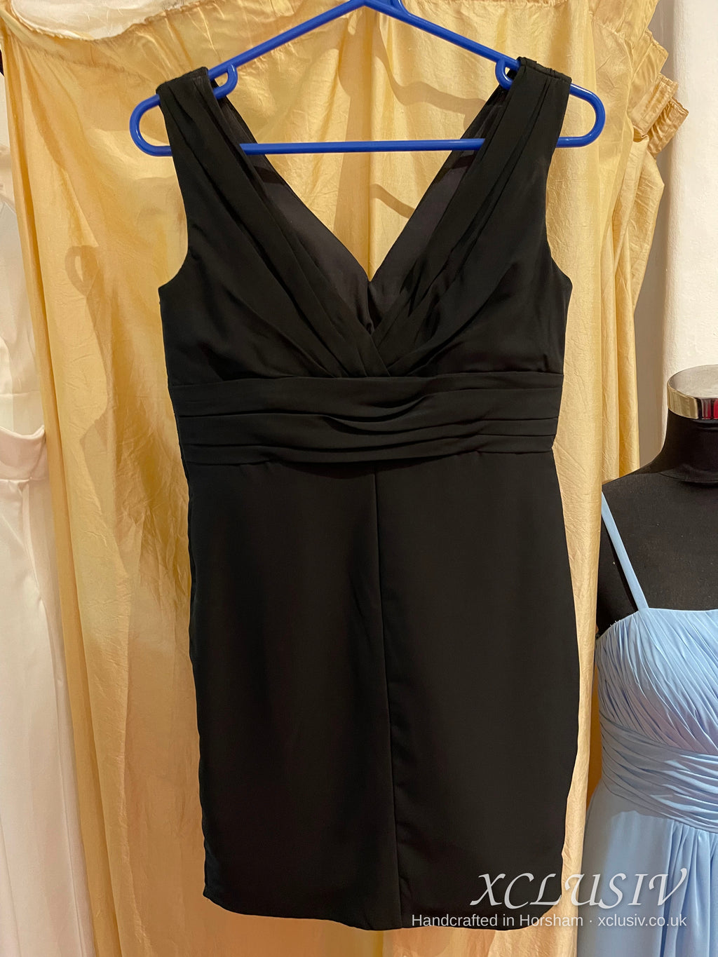Black Chiffon V-Neck Cocktail Prom & Evening Dress – XCLUSIV Horsham (view 3)
