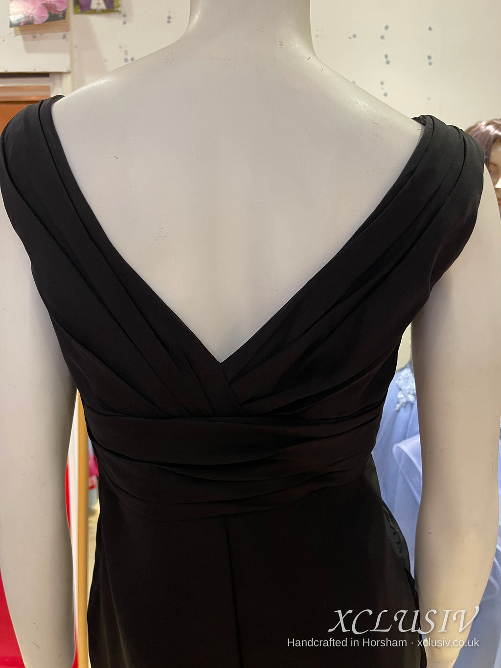 Black Chiffon V-Neck Cocktail Prom & Evening Dress – XCLUSIV Horsham (view 11)
