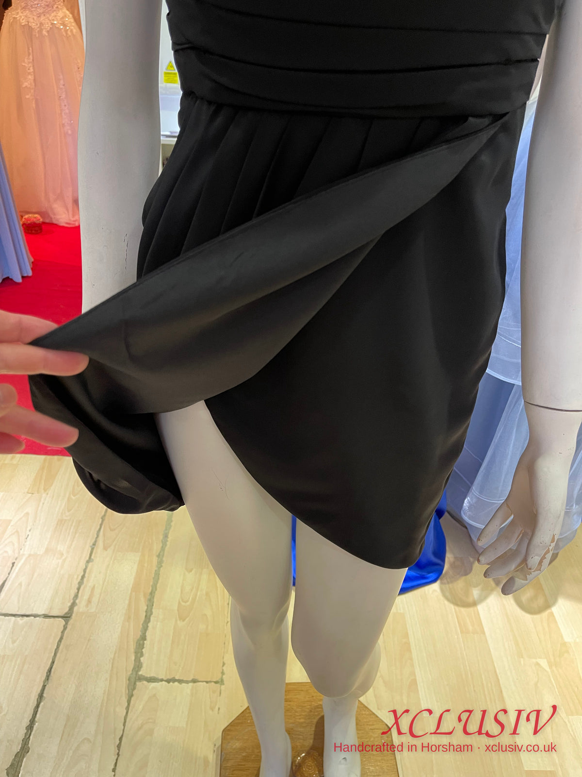 Black Chiffon V-Neck Cocktail Prom & Evening Dress – XCLUSIV Horsham (view 15)
