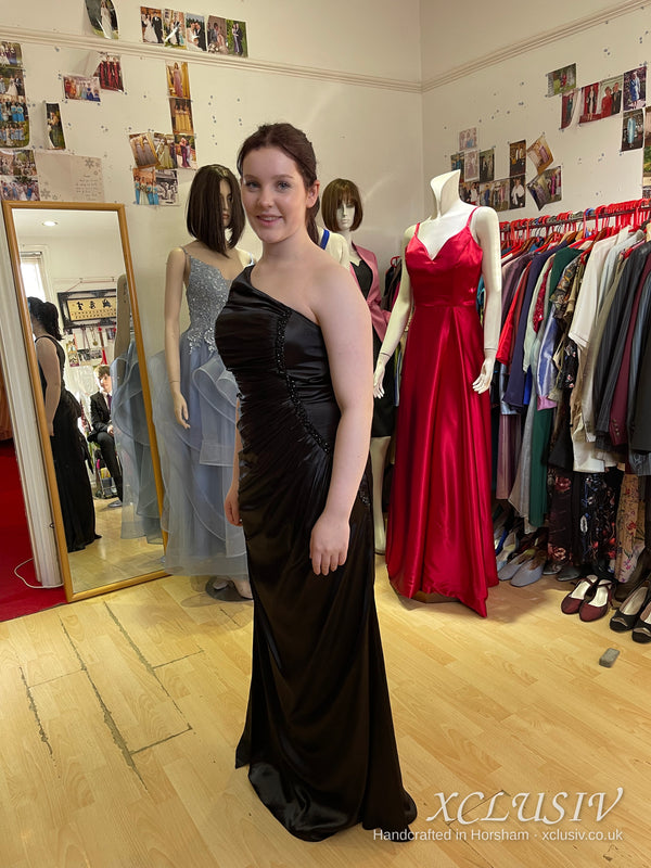 Black Satin One-Shoulder Ruched Prom Dress – XCLUSIV Horsham (view 4)