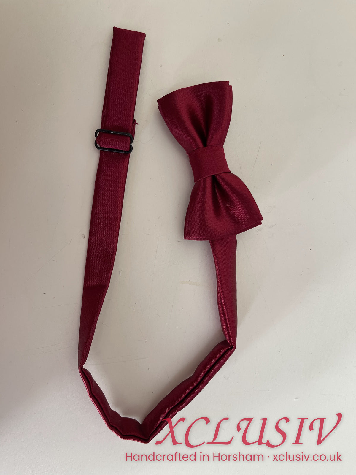 Burgundy satin pre-tied bow tie – XCLUSIV Horsham (view 2)