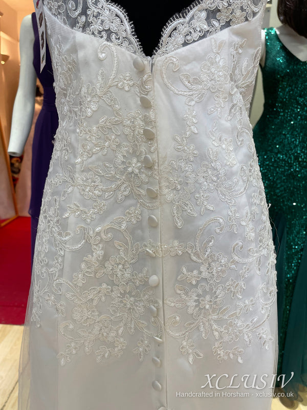 Ivory Lace V-Neck A-Line Wedding Dress with Keyhole Back – XCLUSIV Horsham (view 5)