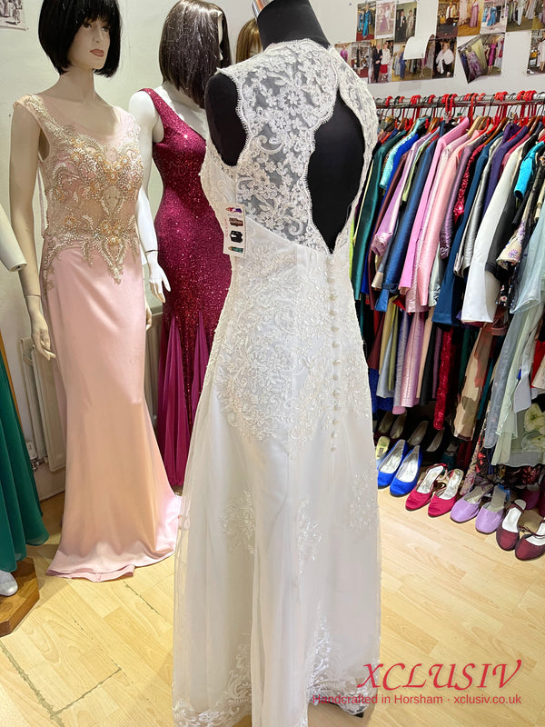 Ivory Lace V-Neck A-Line Wedding Dress with Keyhole Back – XCLUSIV Horsham (view 10)