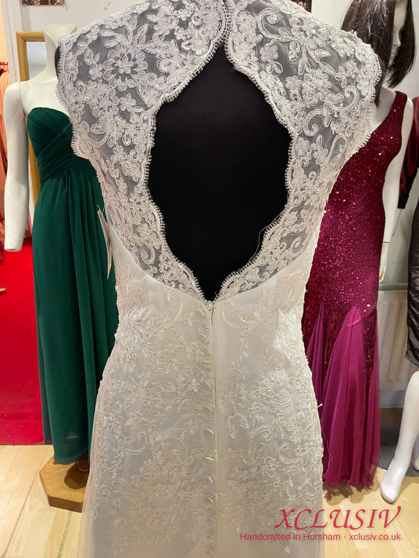 Ivory Lace V-Neck A-Line Wedding Dress with Keyhole Back – XCLUSIV Horsham (view 11)