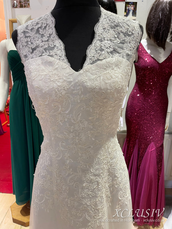 Ivory Lace V-Neck A-Line Wedding Dress with Keyhole Back – XCLUSIV Horsham (view 13)