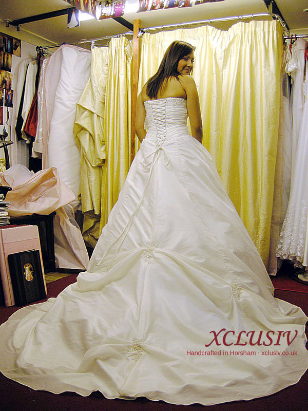 Ivory Taffeta Ball Gown Wedding Dress with Lace-Up Back – XCLUSIV Horsham