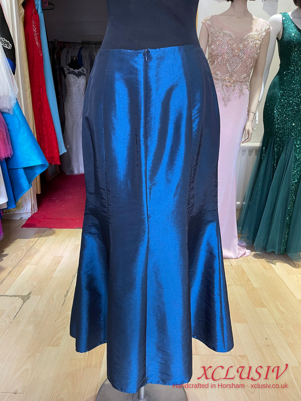 Navy Taffeta Ruched Top & Fishtail Skirt – Mother of the Bride – XCLUSIV Horsham (view 3)