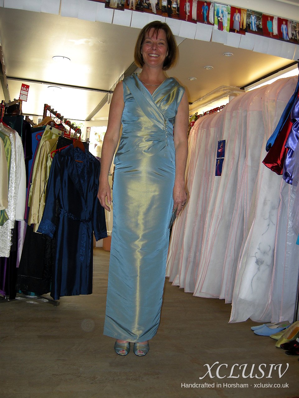 Sage Shot Taffeta V-Neck Column Gown – Mother of the Bride – XCLUSIV Horsham