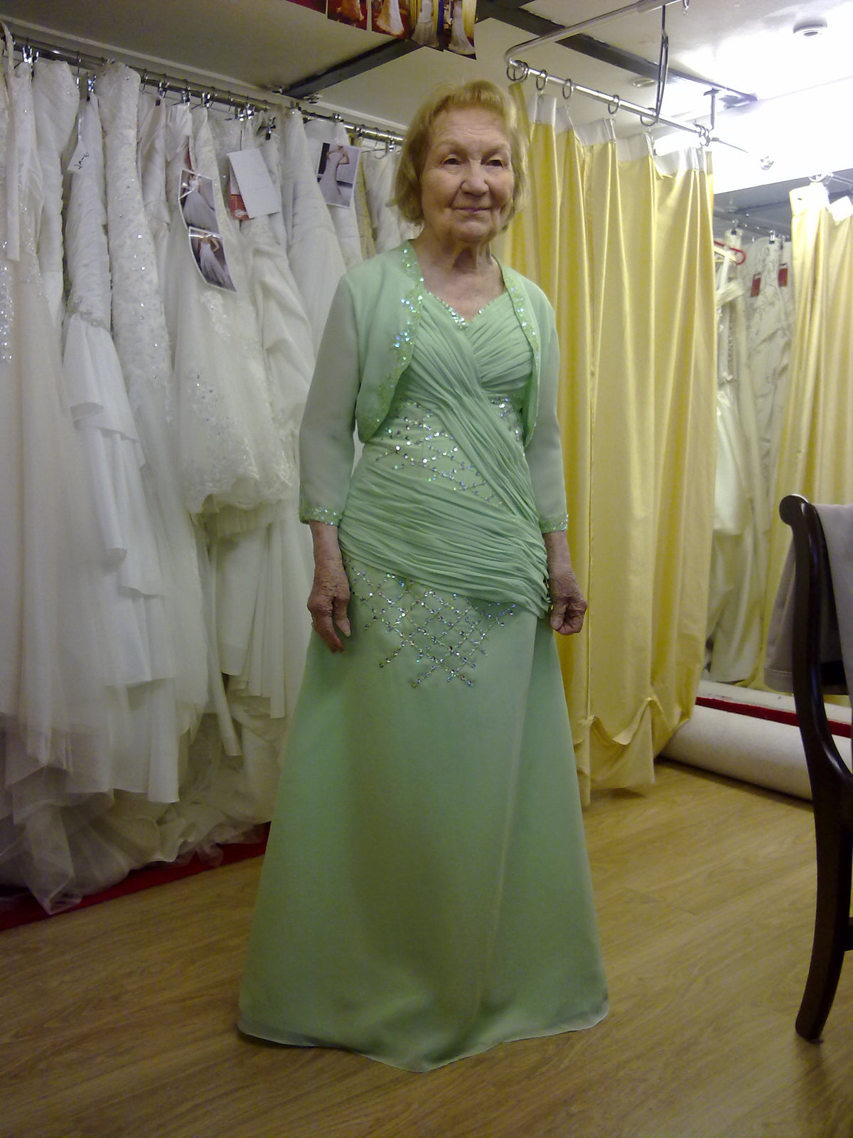 Specially designed mother of the bride outfit - XCLUSIV Horsham
