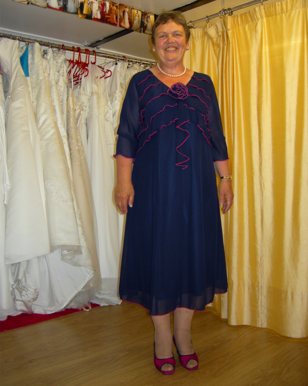 Handmade oriental buttons on mother of the bride coat - XCLUSIV